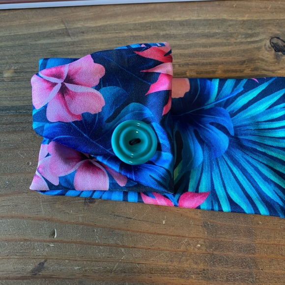 Bandz Button Headbands - Picture 2 of 4